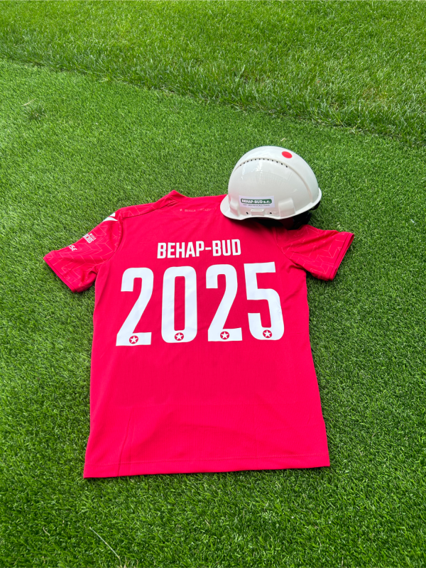 Koszulka z logo BEHAP-BUD, rokiem 2025 i symbolem firmy - behap.pl