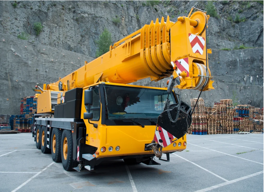 Żuraw samojezdny wykorzystywany w kursie obsługi żurawi samojezdnych w BEHAP-BUD w Trzebini.