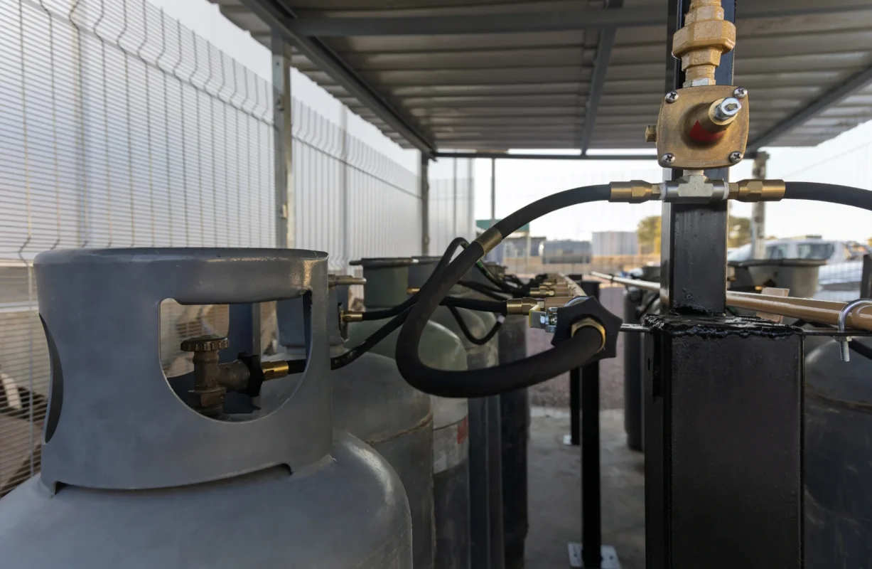 Urządzenie do napełniania zbiorników przenośnych o pojemności powyżej 350 m³ podczas szkolenia w BEHAP-BUD w Trzebini.