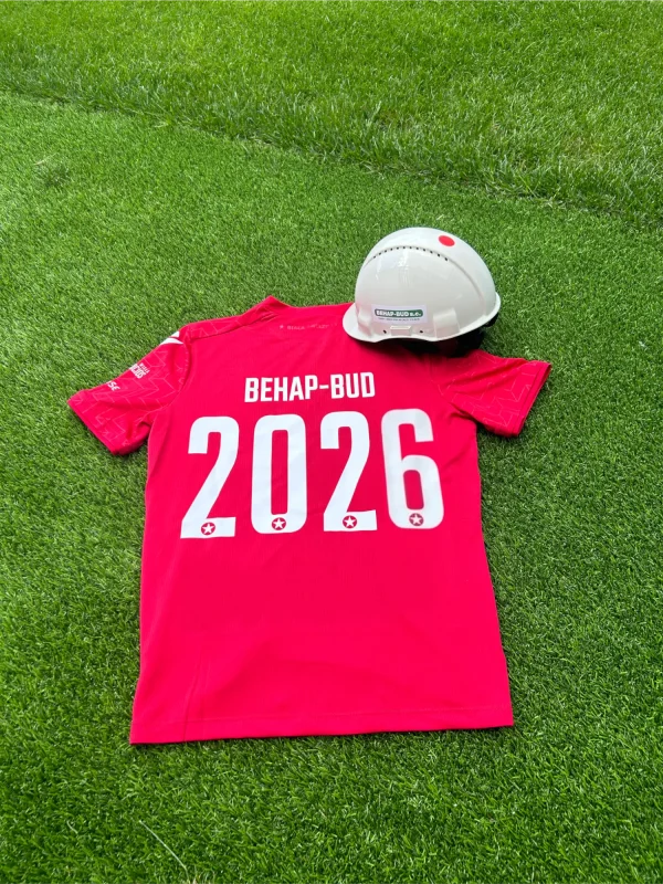 Koszulka z logo BEHAP-BUD, rokiem 2026 i symbolem firmy - behap.pl